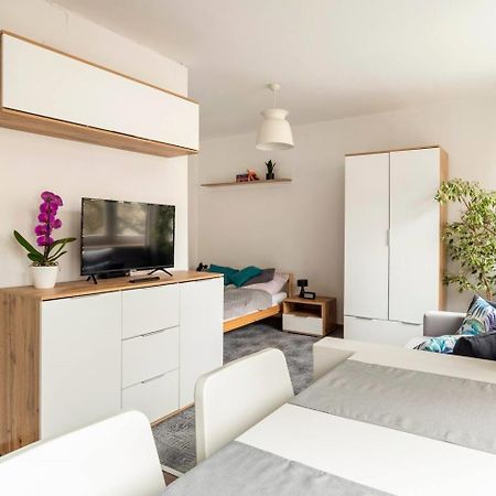 Przytulny I Cichy Apartament Blisko Centrum Varşovia Exterior foto