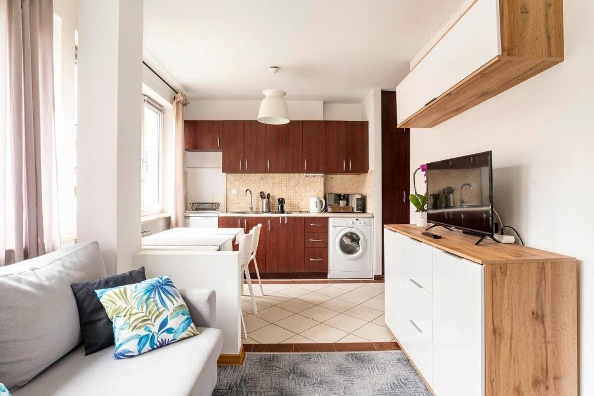 Przytulny I Cichy Apartament Blisko Centrum Varşovia Exterior foto